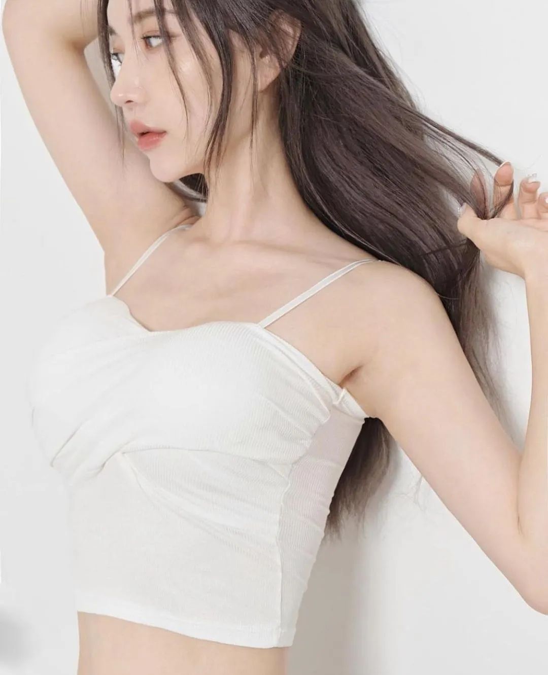 韩国网红yetto，美好身材(cái)，大方展示，钟爱紧身衣，却是位宅女_黑料正能量