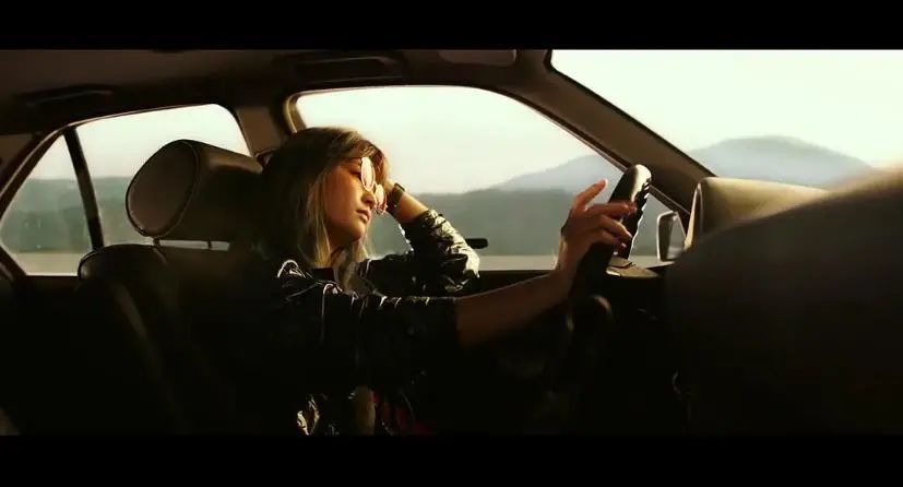 两部“飚车”的韩国电影，一部真开车(chē)，一部真“开(kāi)车”_黑料正能量