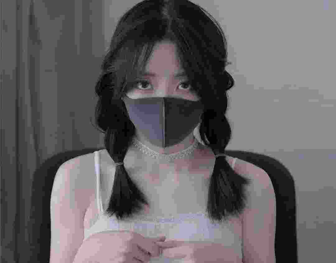 玩偶姐姐(jiě)HongKongDoll的新作品《流》网友的评论绝了！！_黑料正能量